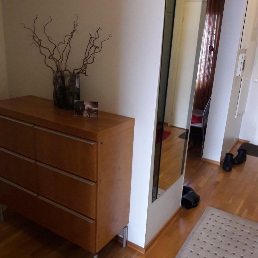 Koti Pyhaejaerven Rannalla Tampereella Esterno foto